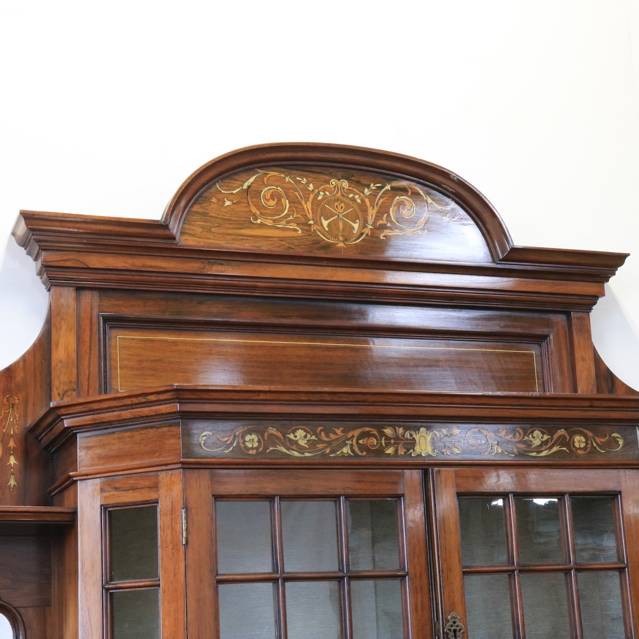 ミラーバックサイドボード