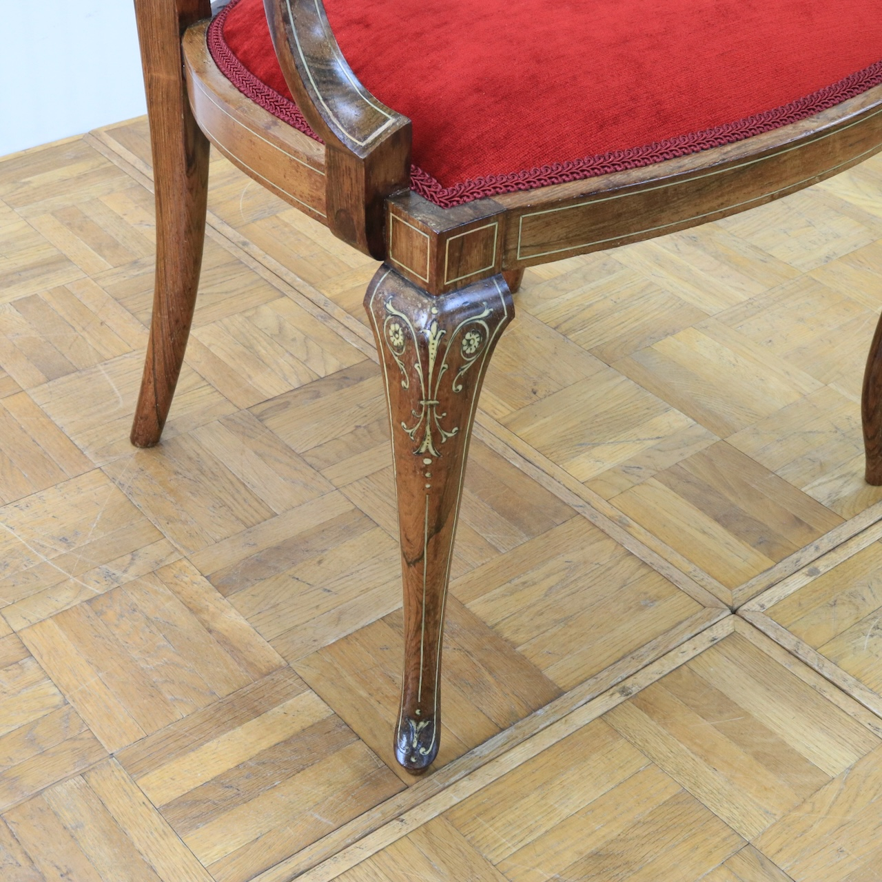 アームチェアー