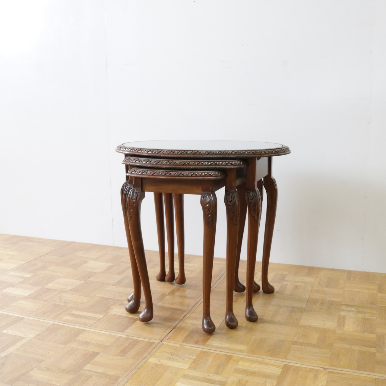 ネストテーブル