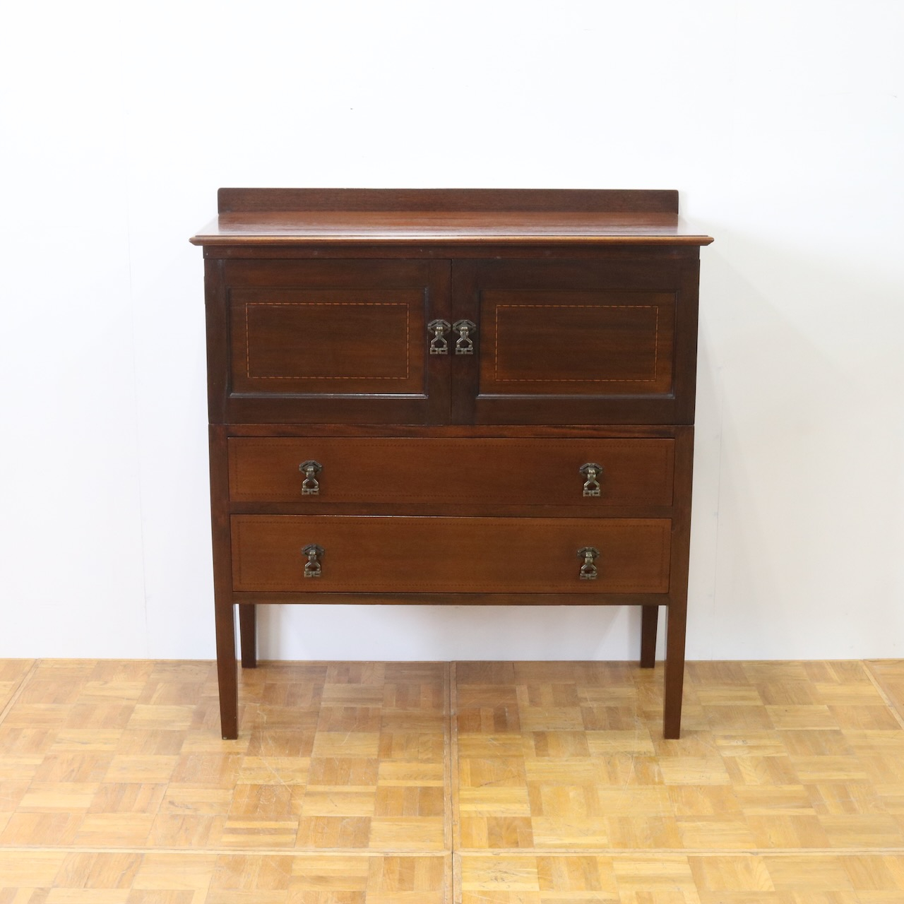 カップボードチェスト