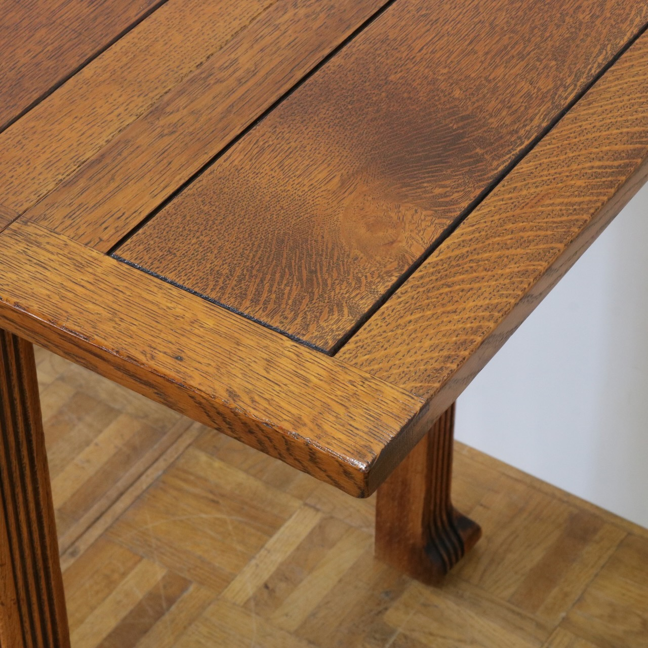 ドローリーフテーブル