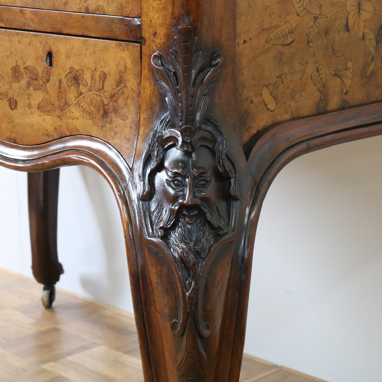 ライティングデスク