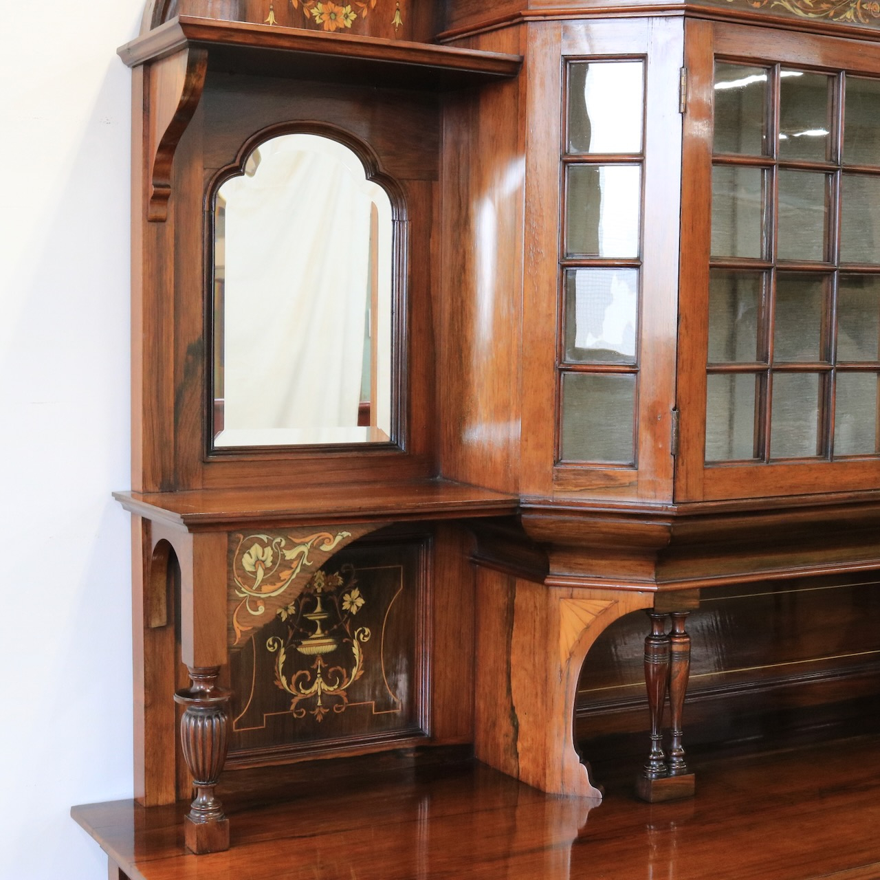 ミラーバックサイドボード