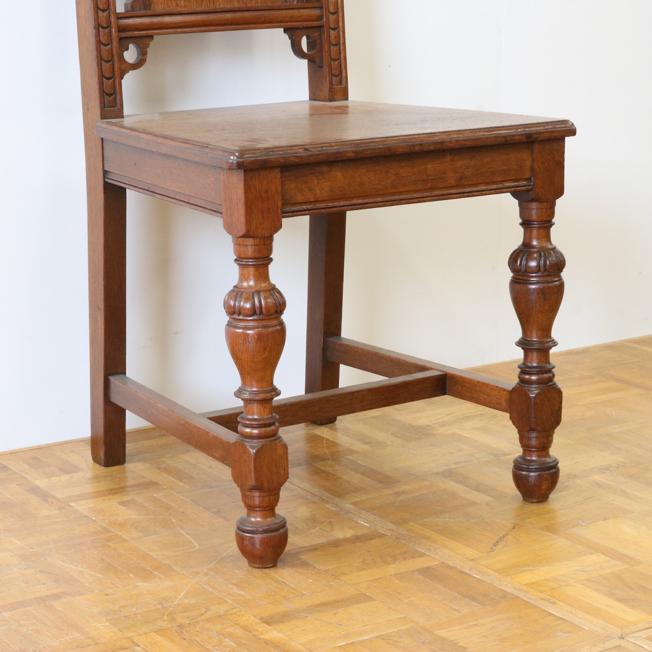 ホールチェアー