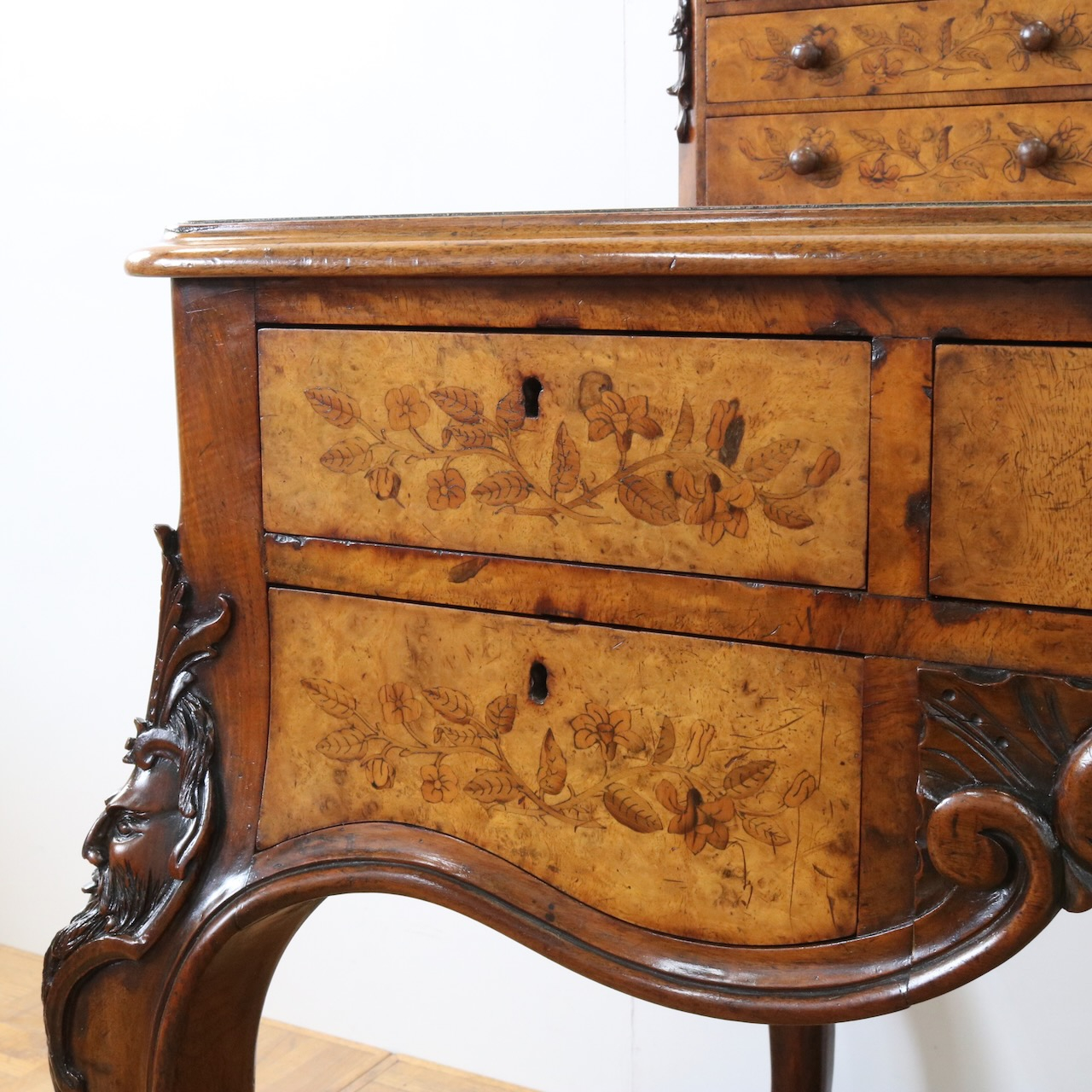 ライティングデスク