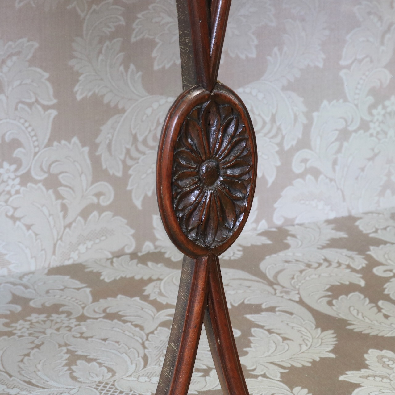 グラスキャビネット