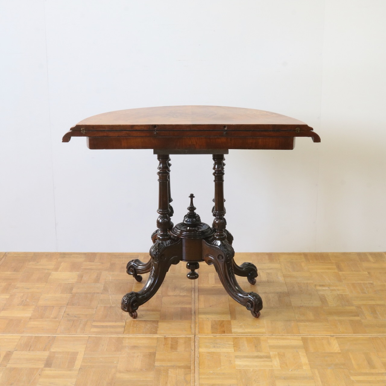 カードテーブル