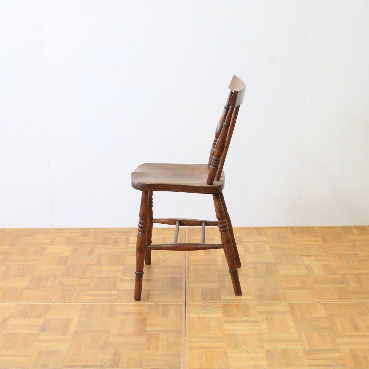 キッチンチェアー