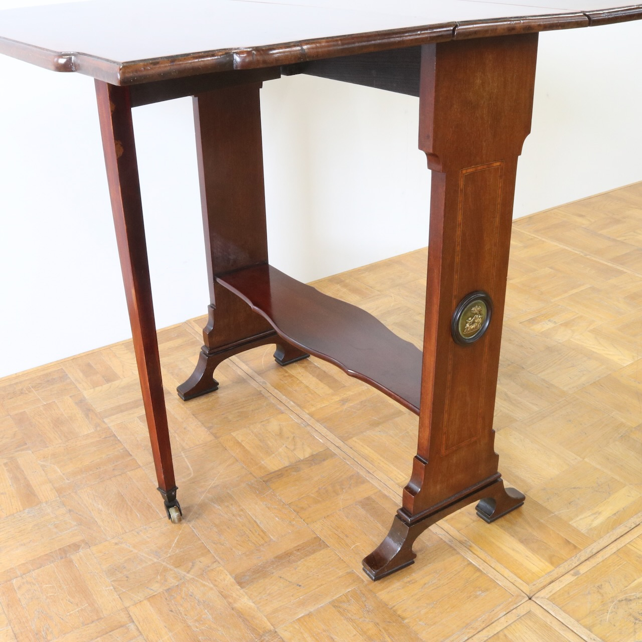 ゲートレッグテーブル