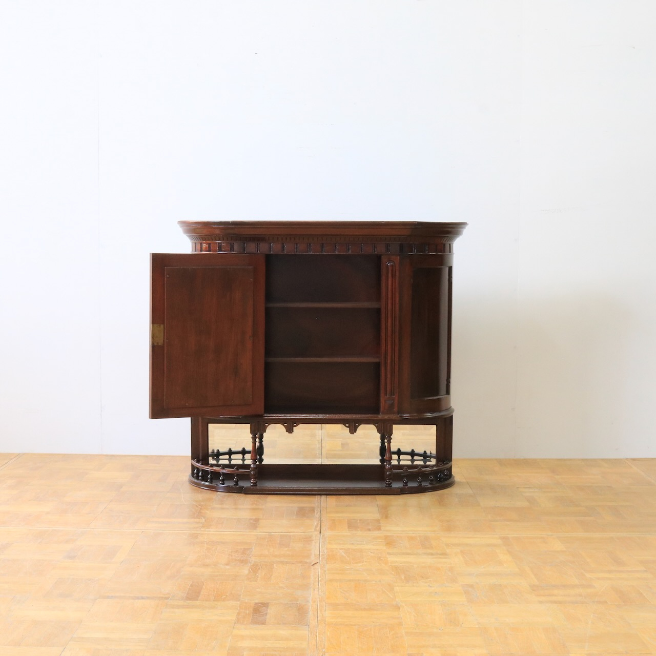 ウォールキャビネット