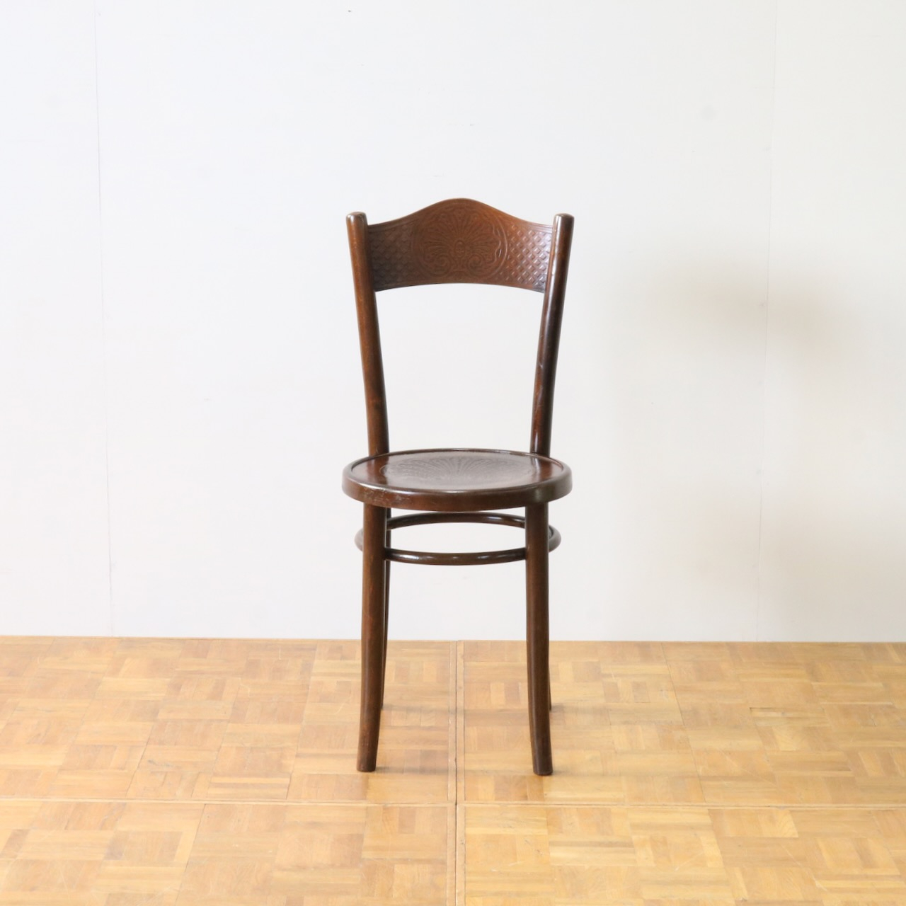 ベントウッドチェアー