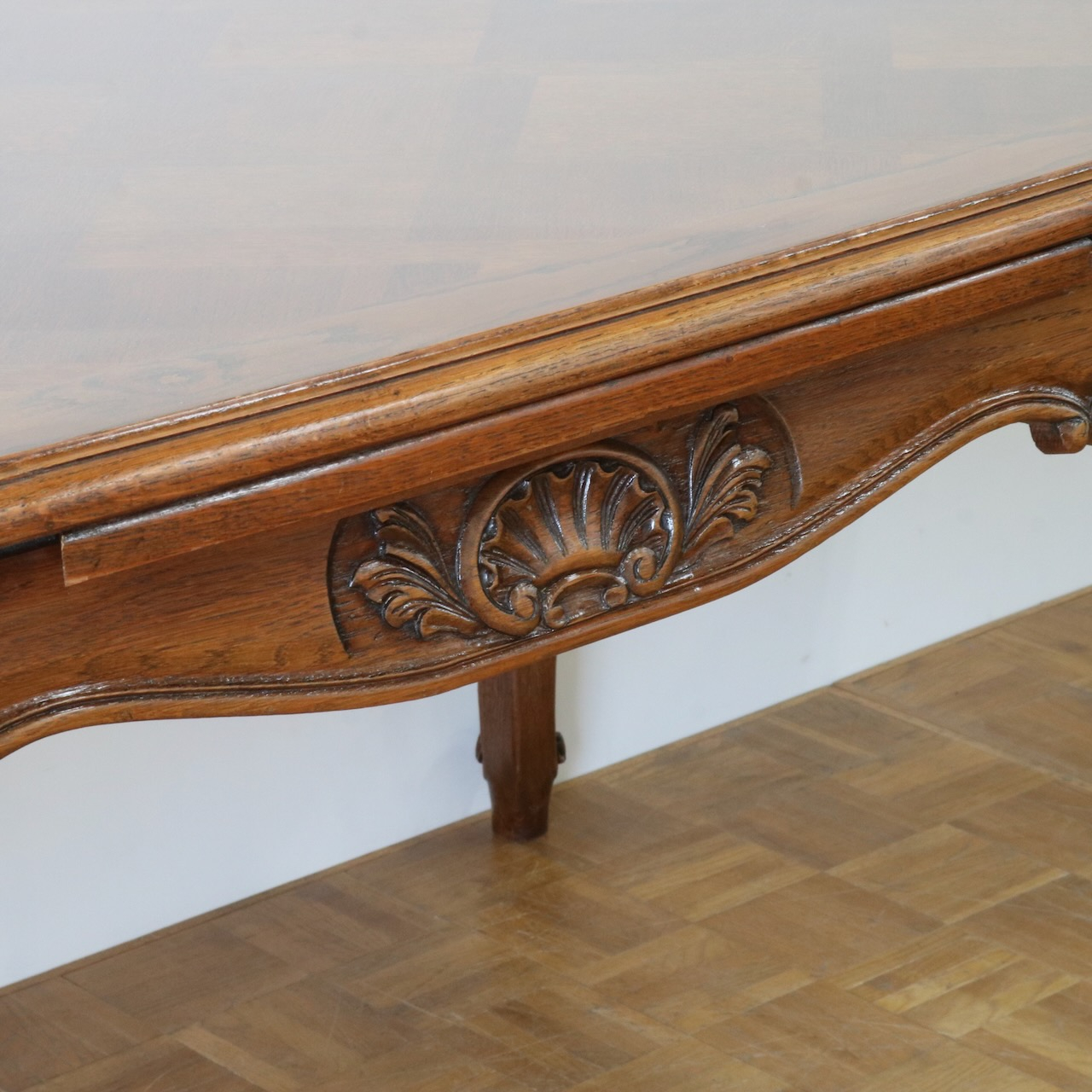 ドローリーフテーブル