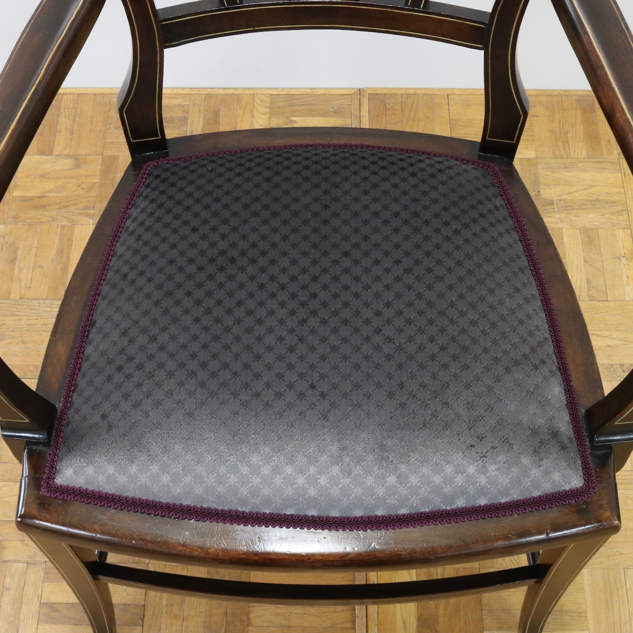 アームチェアー