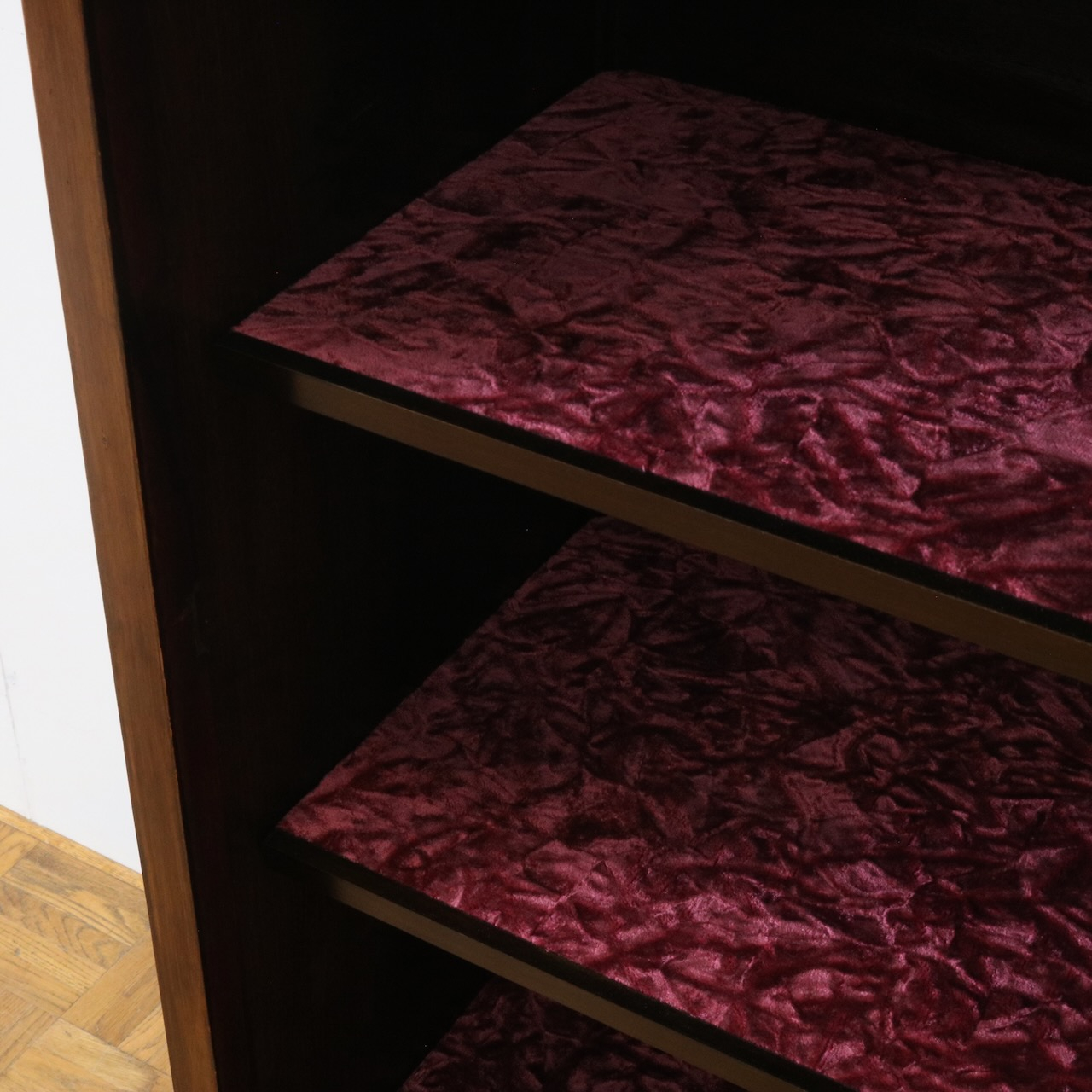 グラスキャビネット