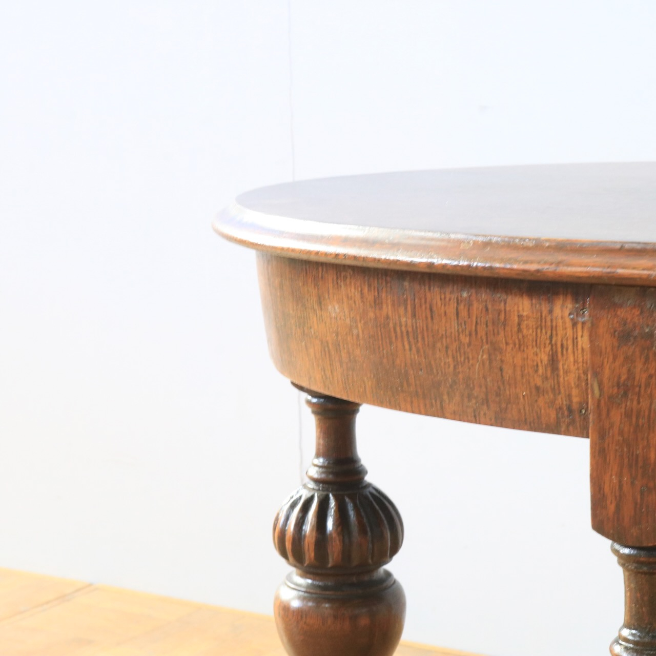 コーヒーテーブル