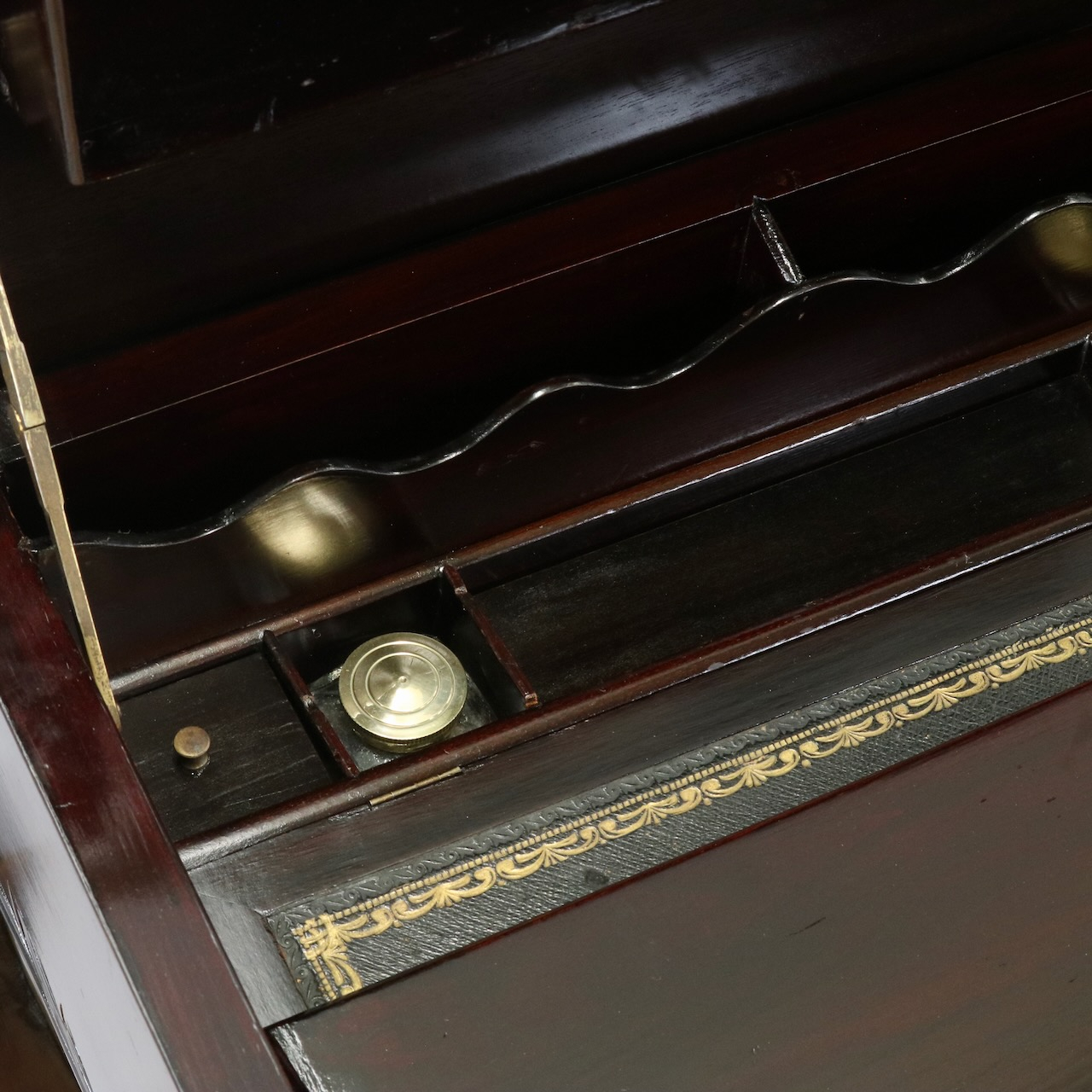 ライティングデスク