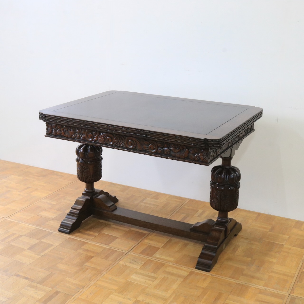 ドローリーフテーブル