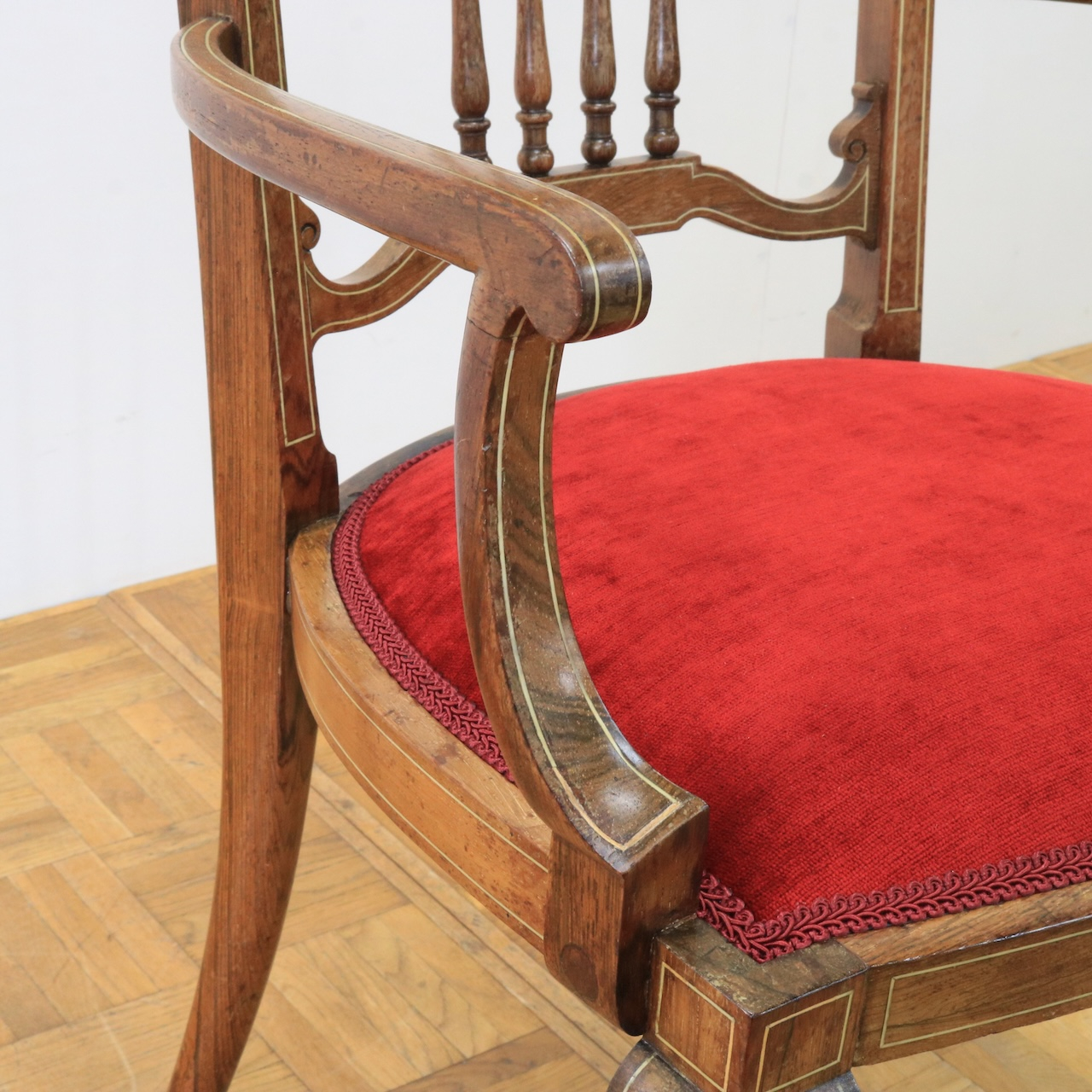 アームチェアー