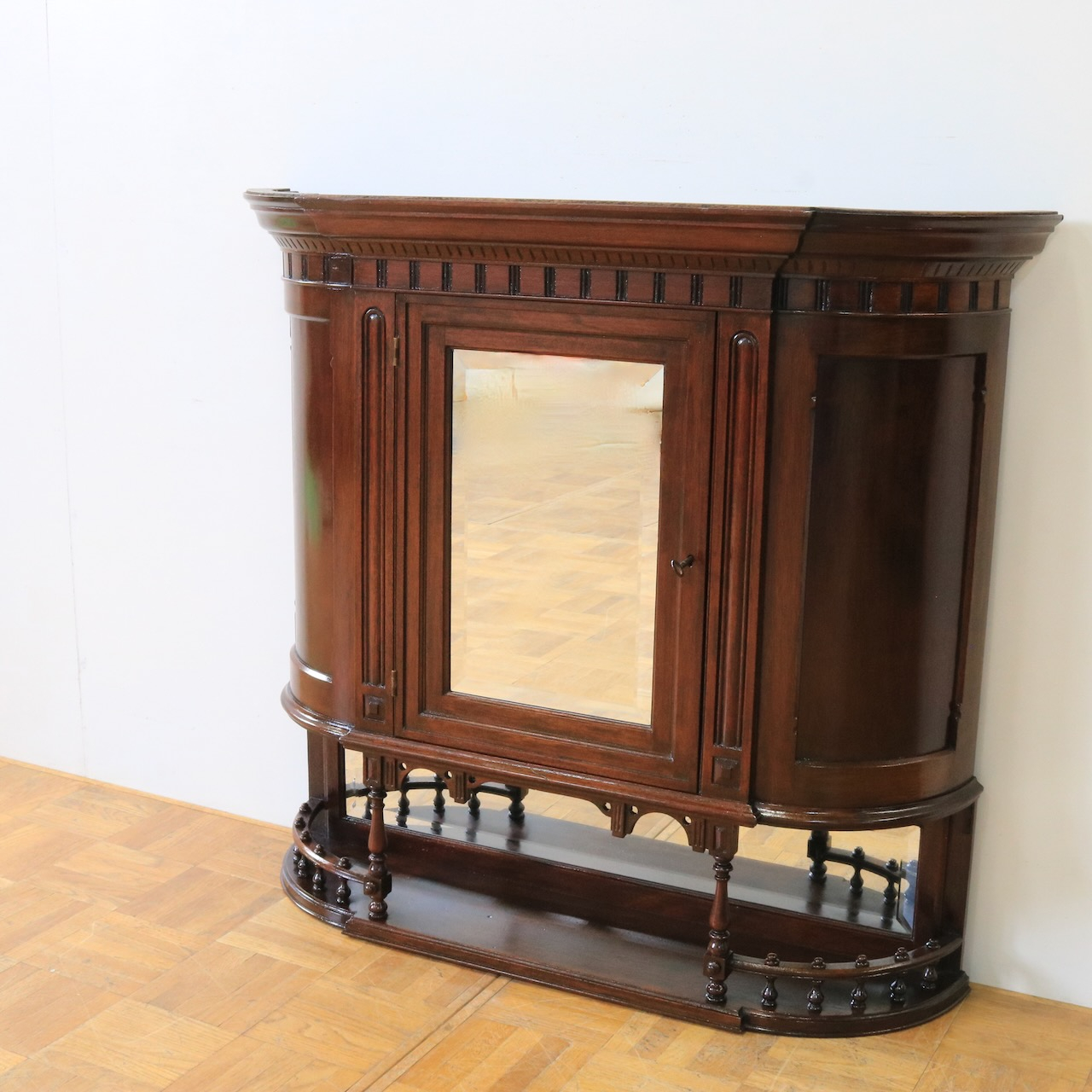 ウォールキャビネット