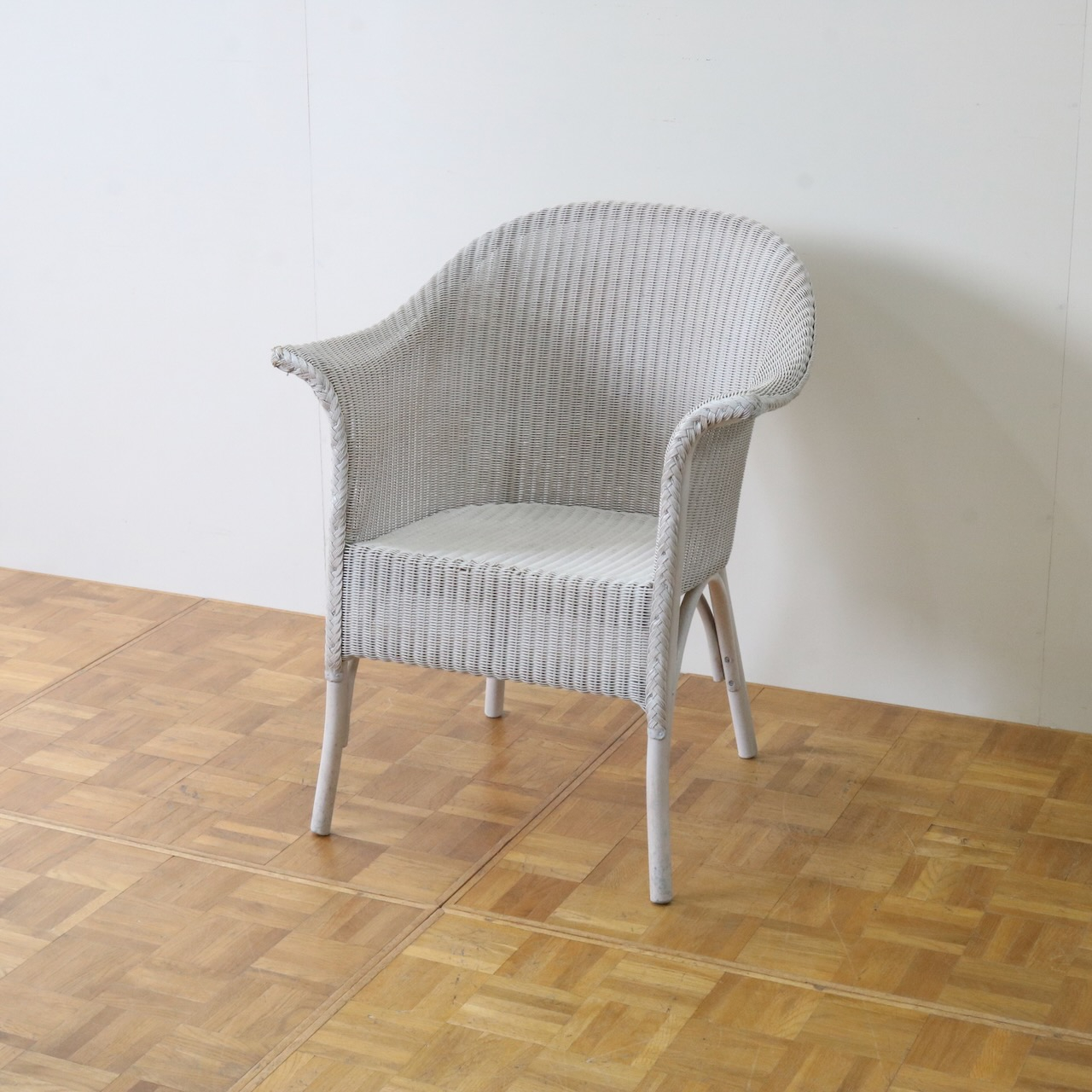 ロイドルームチェアー