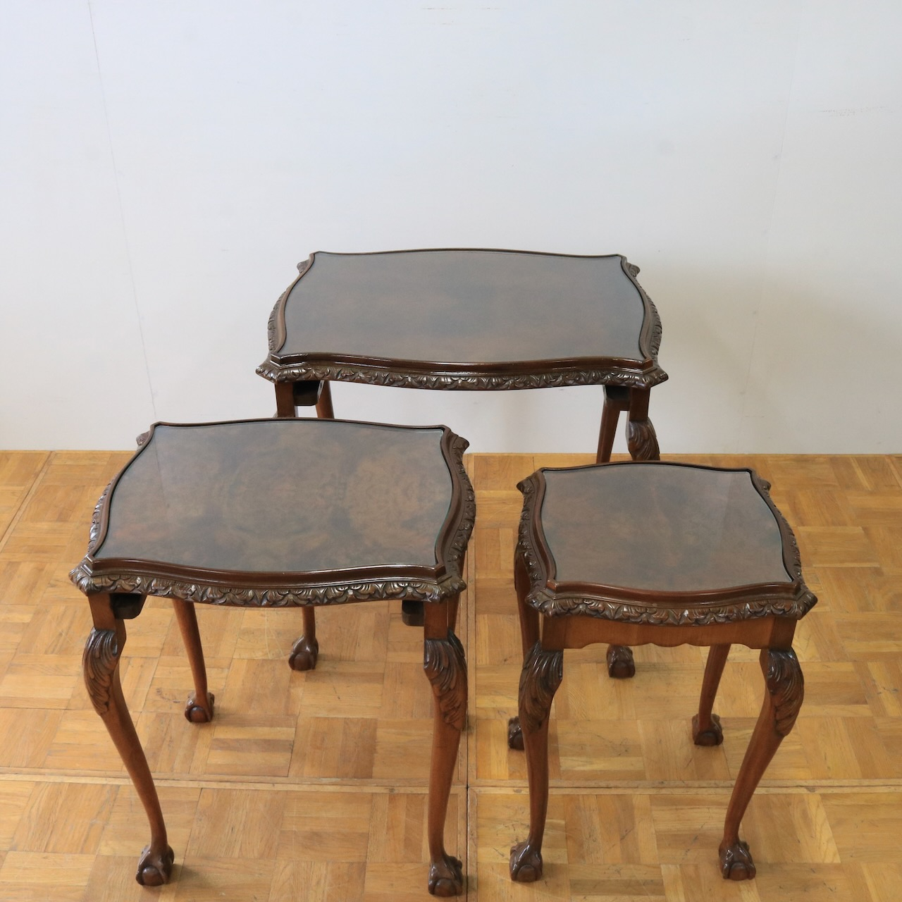 ネストテーブル