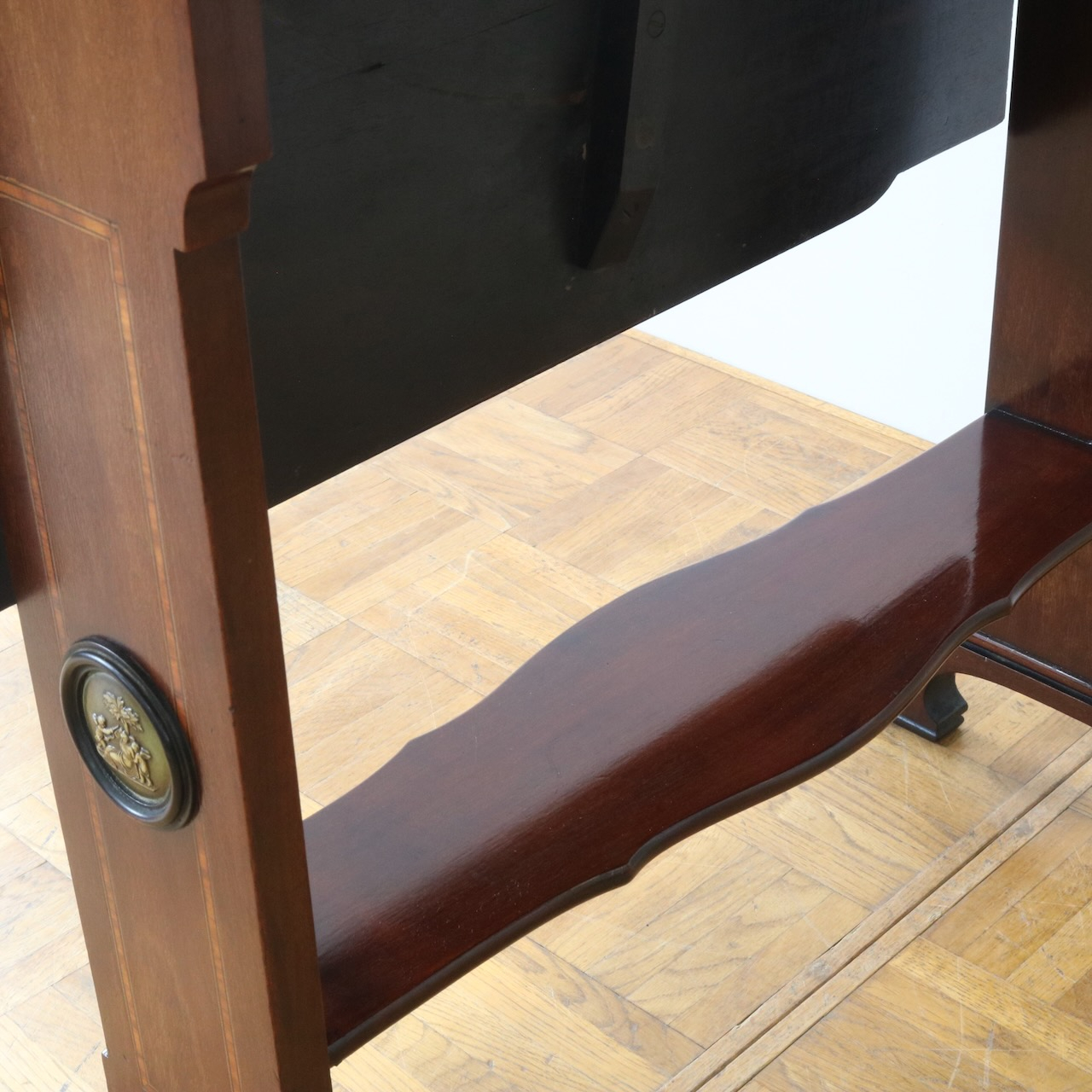 ゲートレッグテーブル