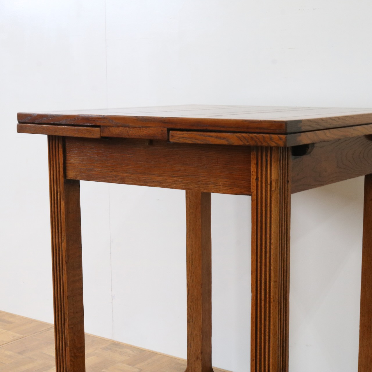 ドローリーフテーブル