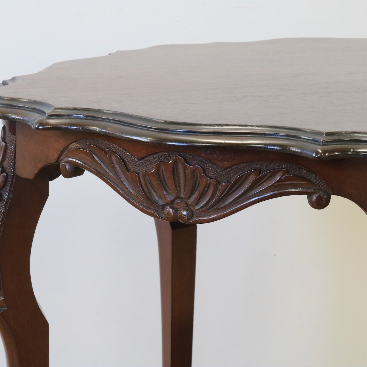 ティーテーブル