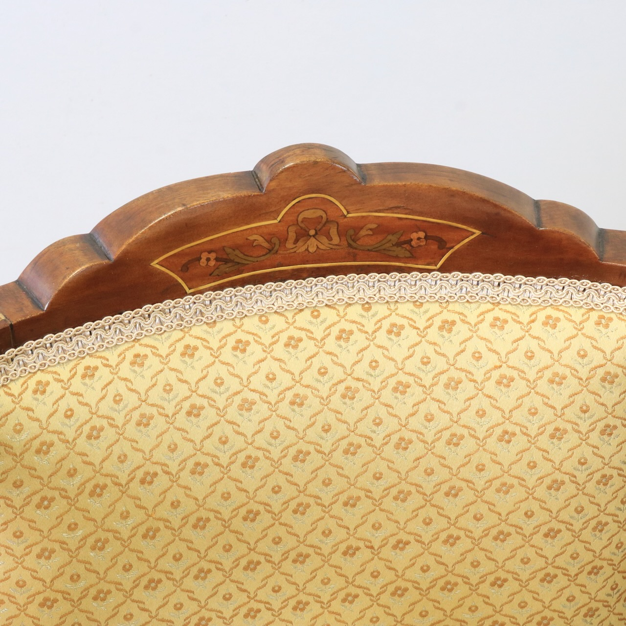 アームチェアー