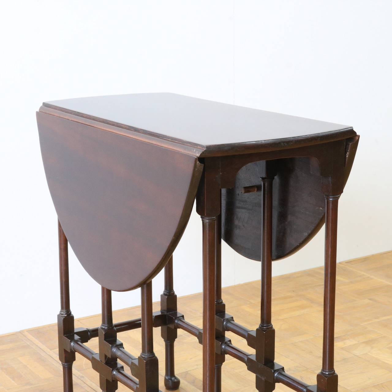 ゲートレッグテーブル