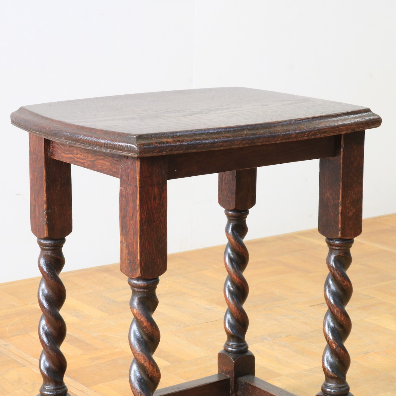 コーヒーテーブル