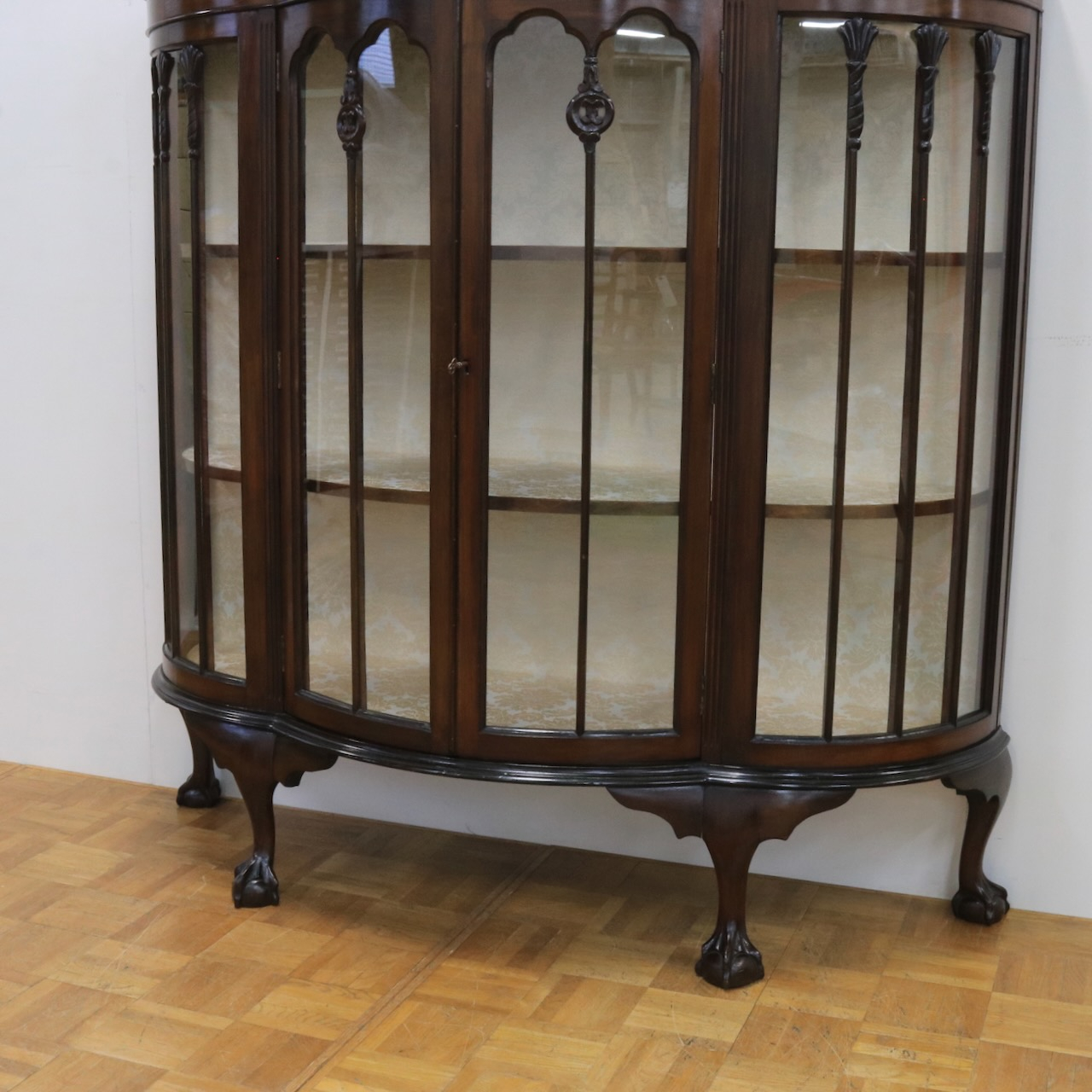 グラスキャビネット