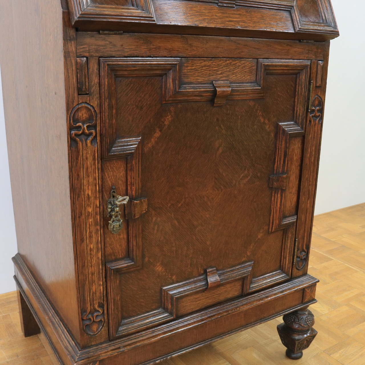 カクテルキャビネット