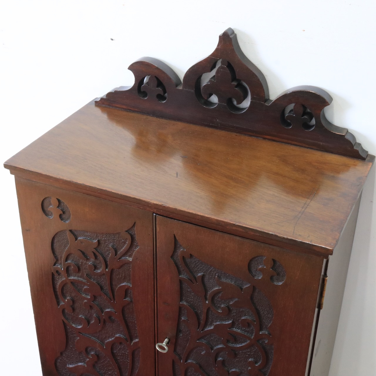 ドレッシングテーブル