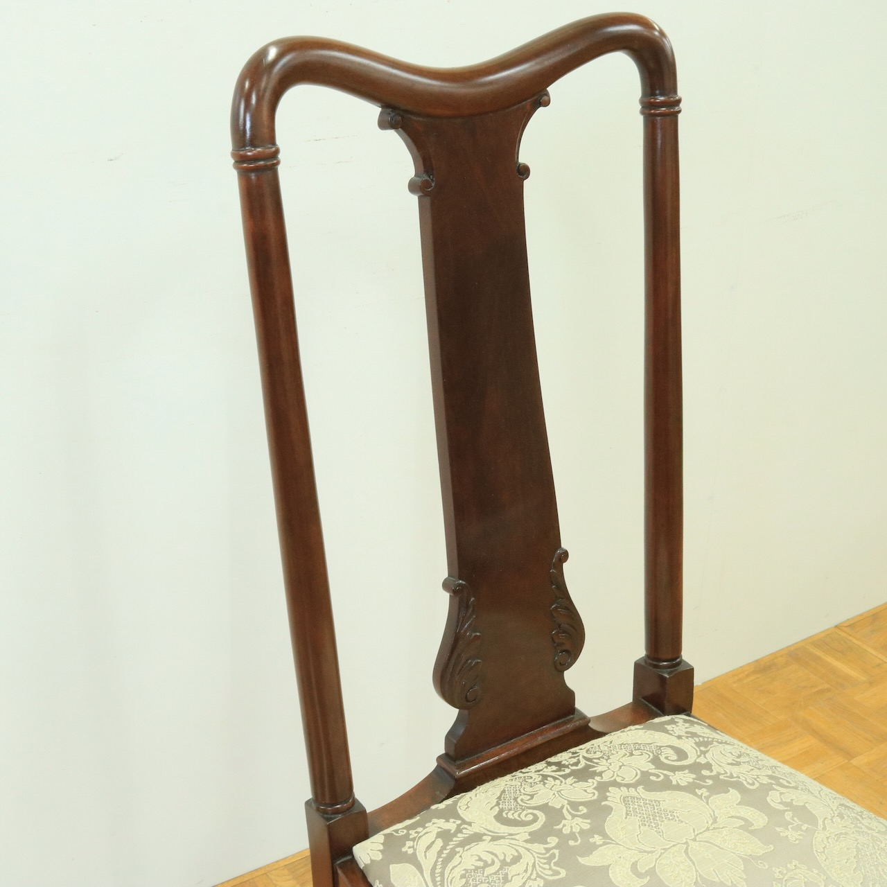 クイーンアンチェアー