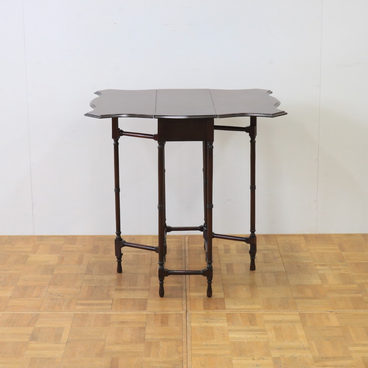 ゲートレッグテーブル