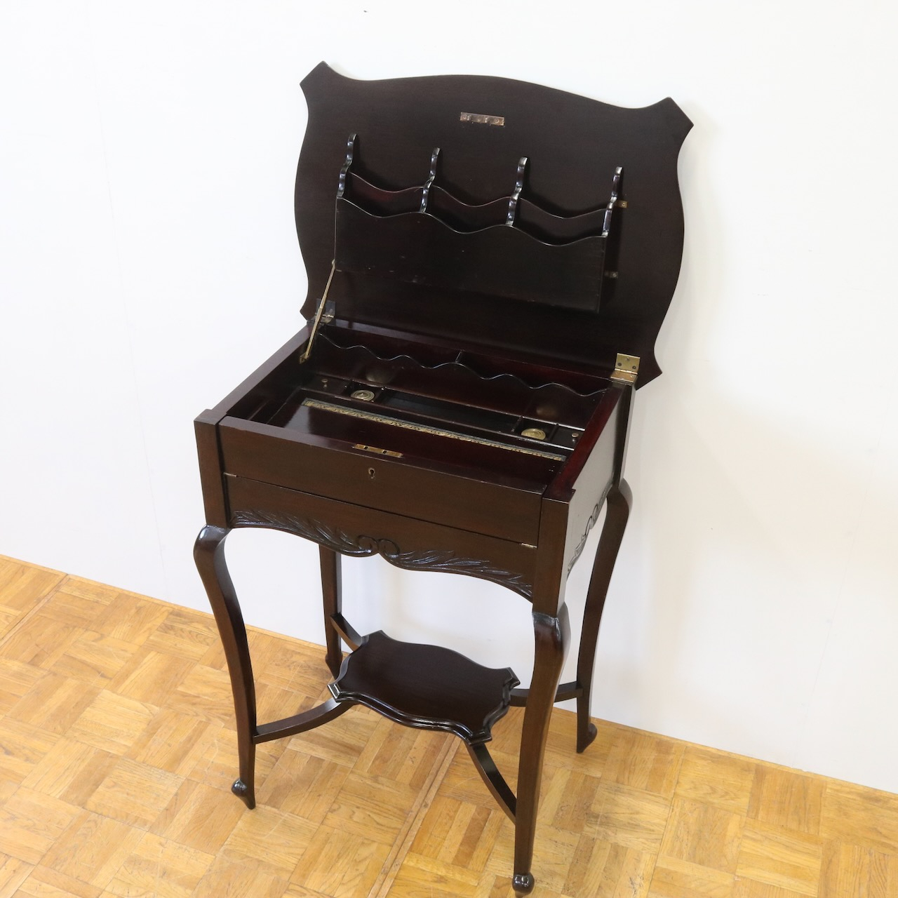 ライティングデスク