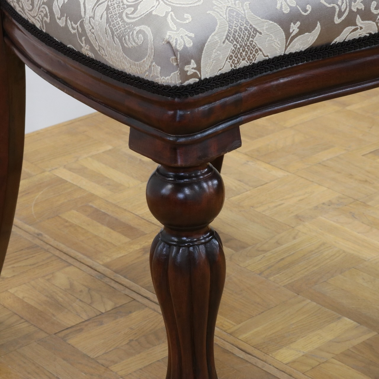 サイドチェアー