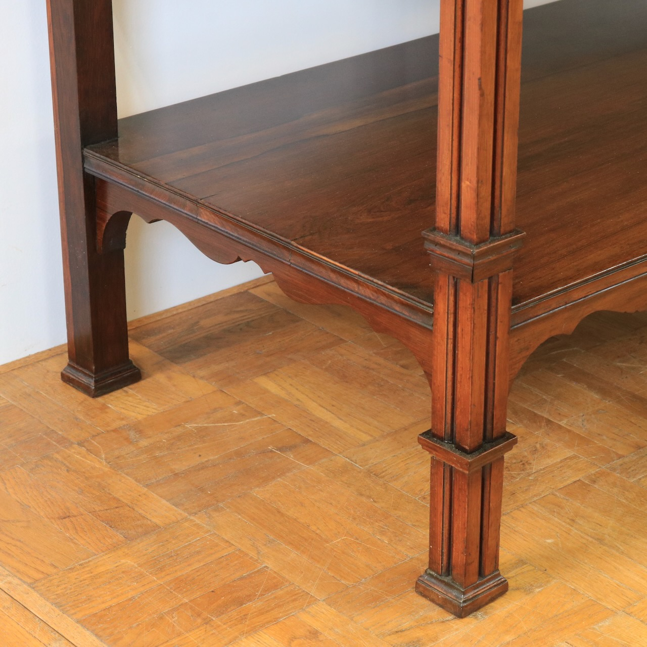 ミラーバックサイドボード