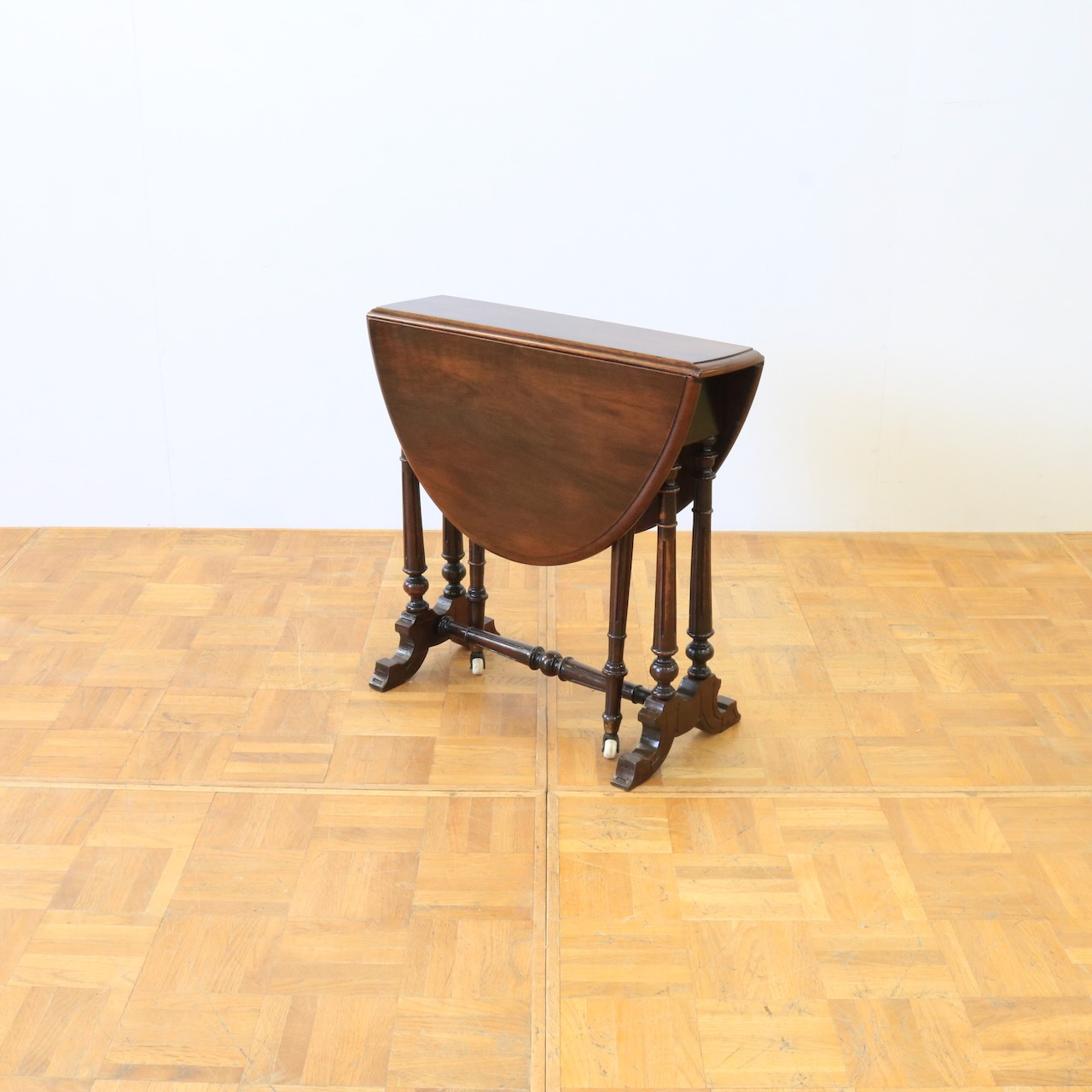 ドロップリーフテーブル