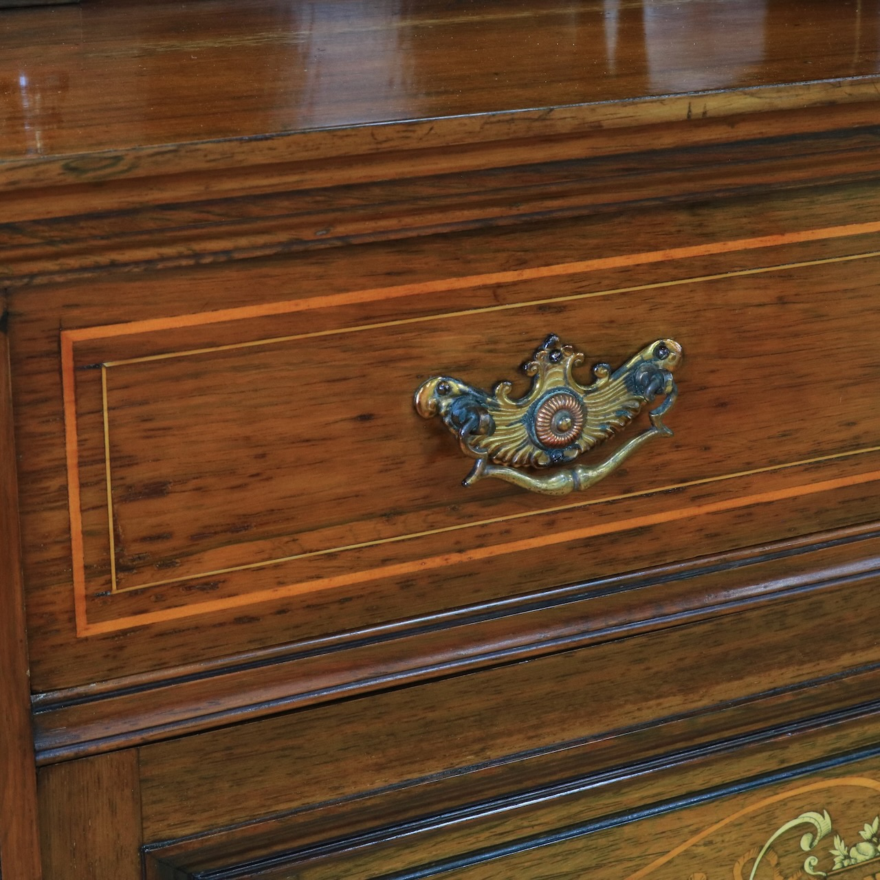 ミラーバックサイドボード