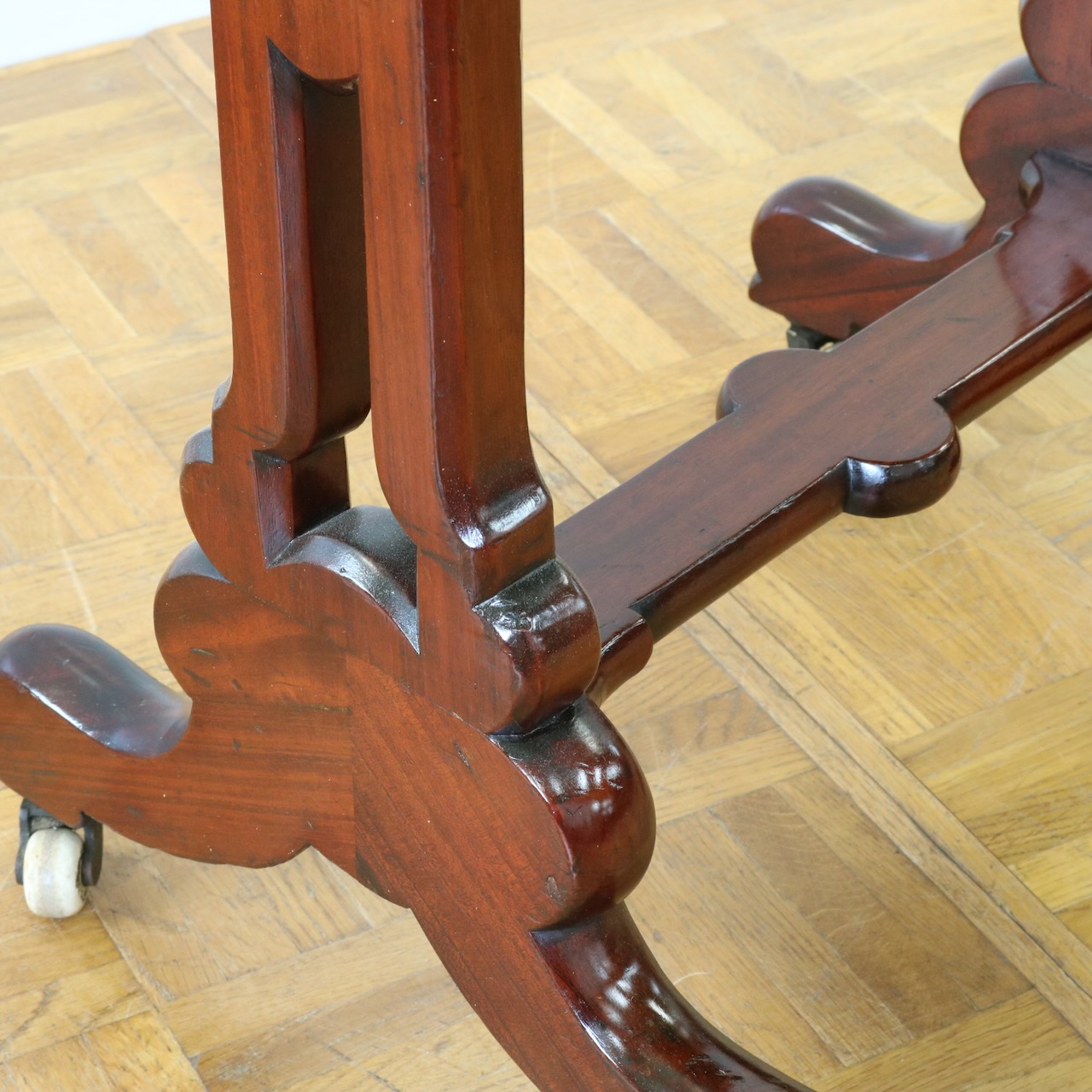 ライティングデスク