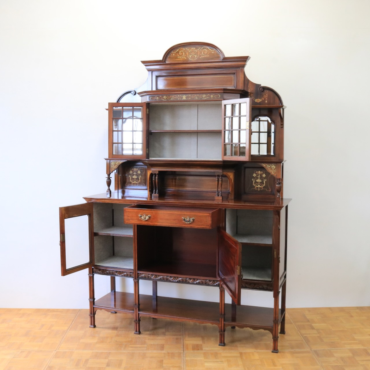 ミラーバックサイドボード