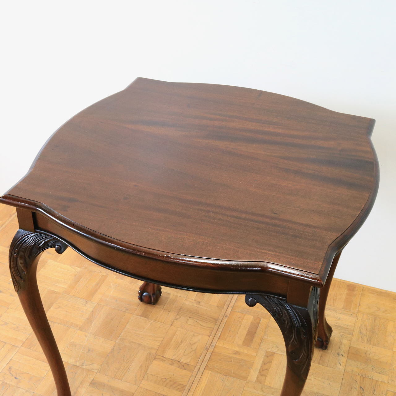 ティーテーブル