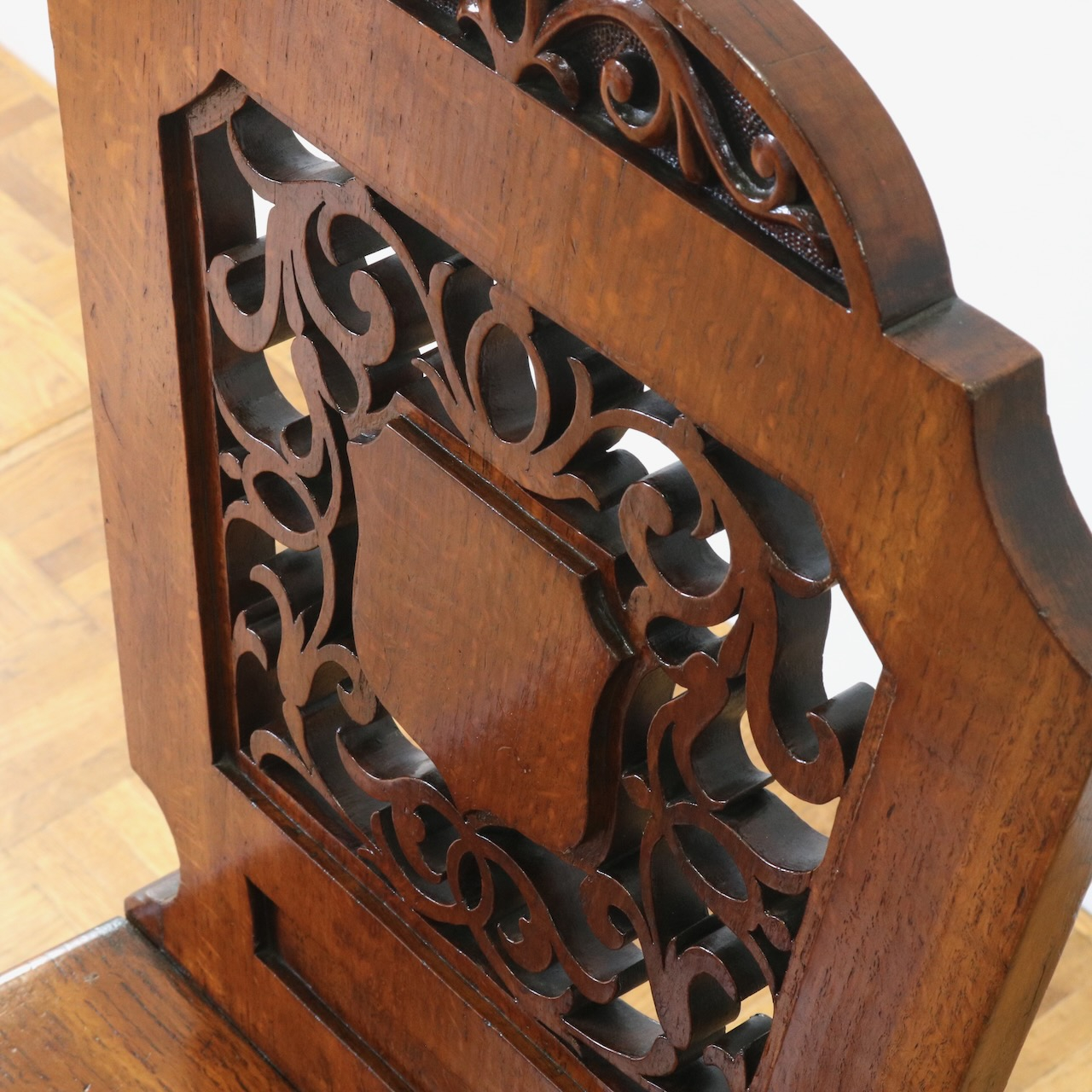 ホールチェアー