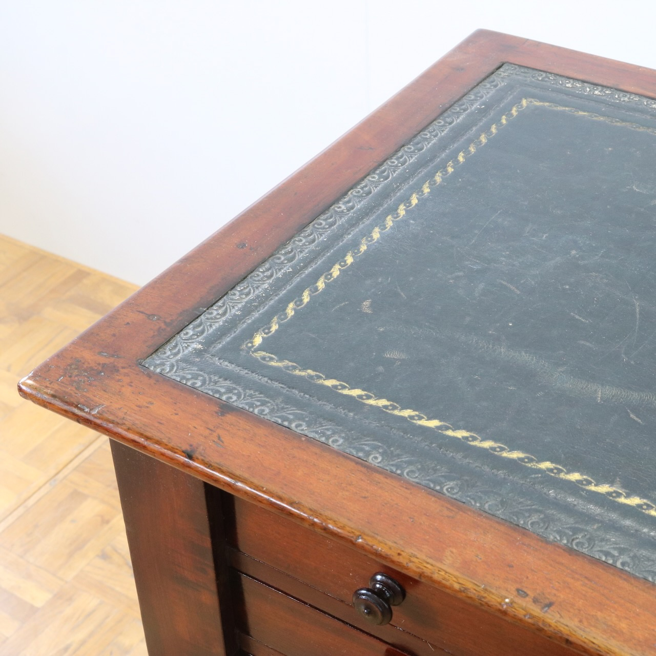 ライティングデスク