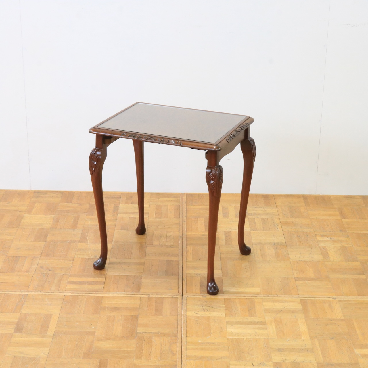 ネストテーブル