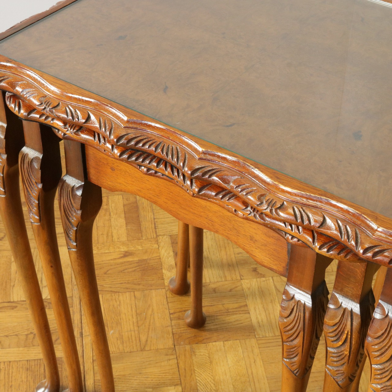 ネストテーブル