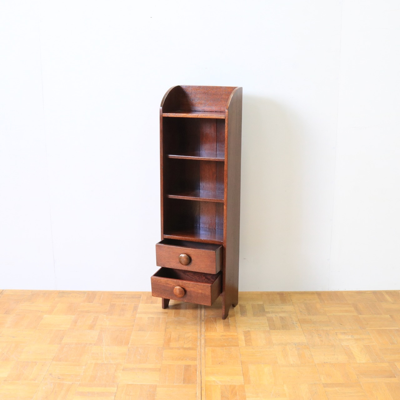 ブックシェルフ