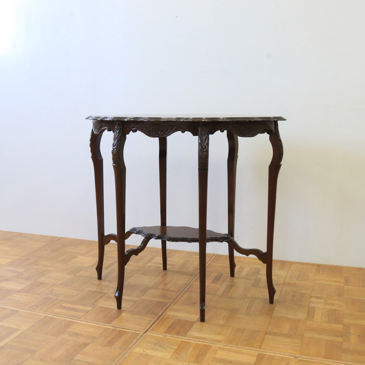 ティーテーブル